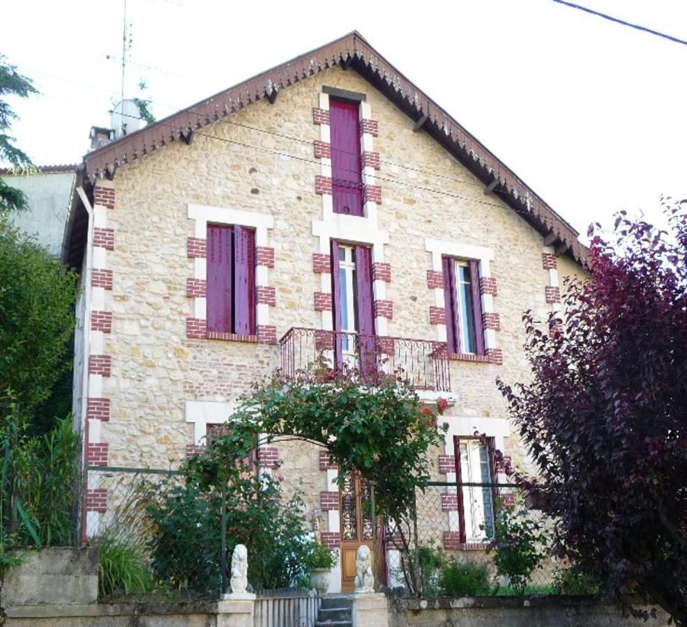 Bed And Breakfast Les Roses Multicolores Du 47 Fumel Exterior photo